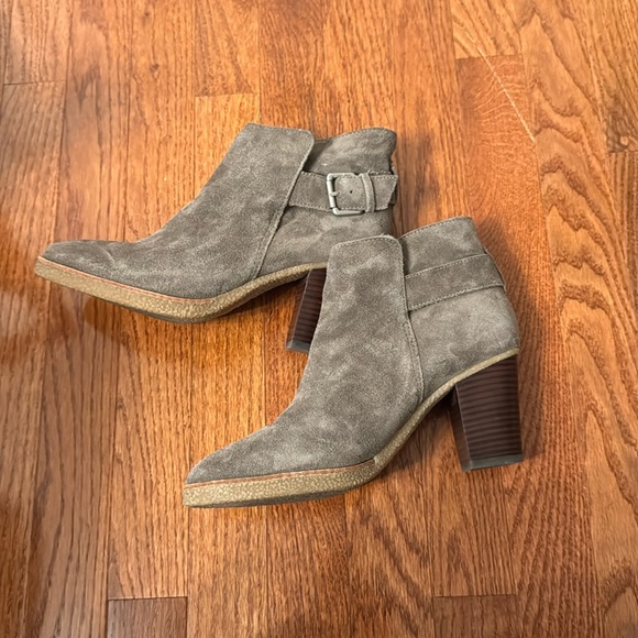 Gap Gray Suede Booties - Picture 1 of 5